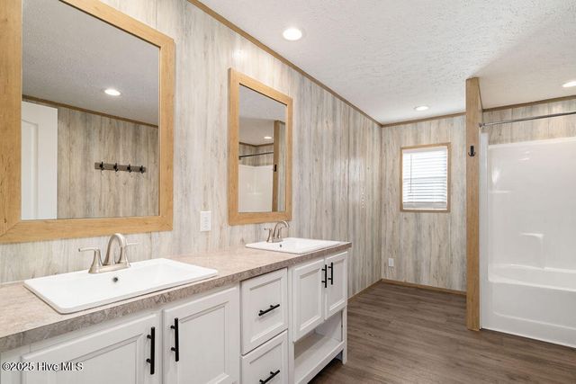 510 Mary Slocum Road NE, Willard, NC 28478