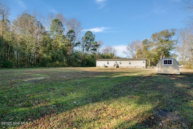 510 Mary Slocum Road NE, Willard, NC 28478