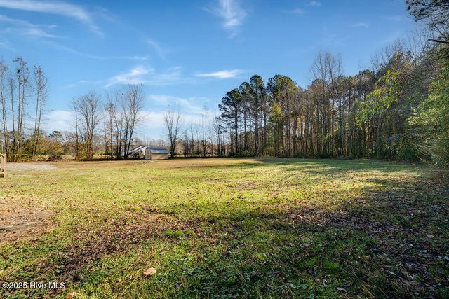 510 Mary Slocum Road NE, Willard, NC 28478