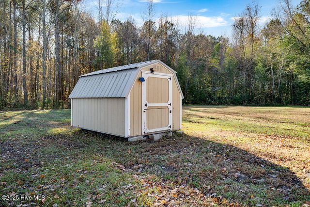 510 Mary Slocum Road NE, Willard, NC 28478