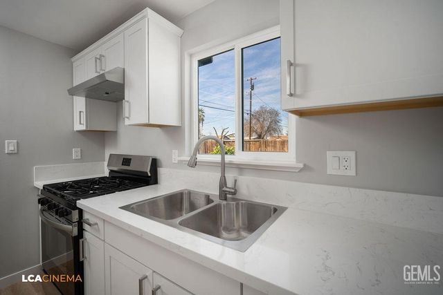 517 Decatur Street, Bakersfield, CA 93308