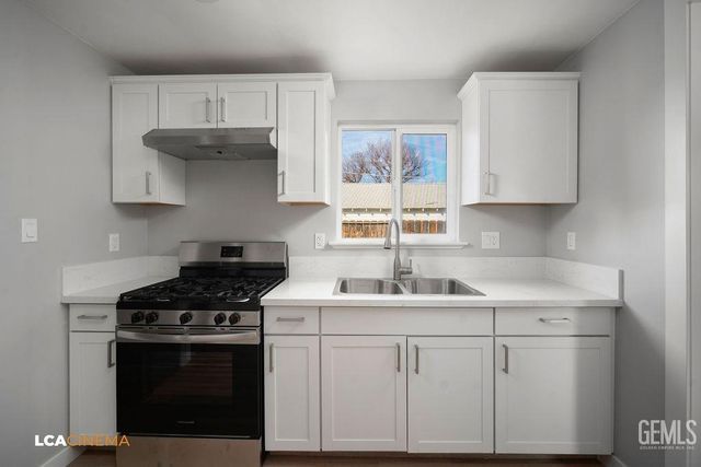 517 Decatur Street, Bakersfield, CA 93308