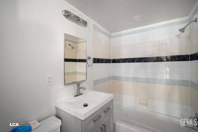 517 Decatur Street, Bakersfield, CA 93308