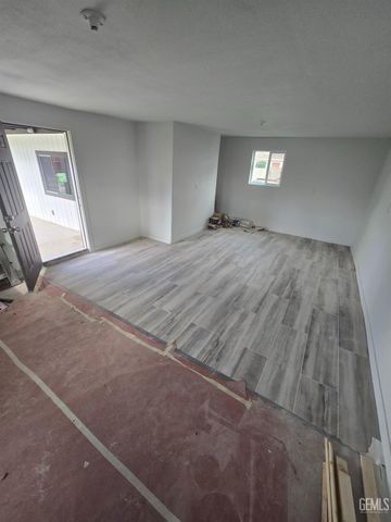 517 Decatur Street, Bakersfield, CA 93308