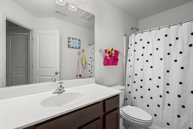 1125 WestLake Drive, Cary, IL 60013