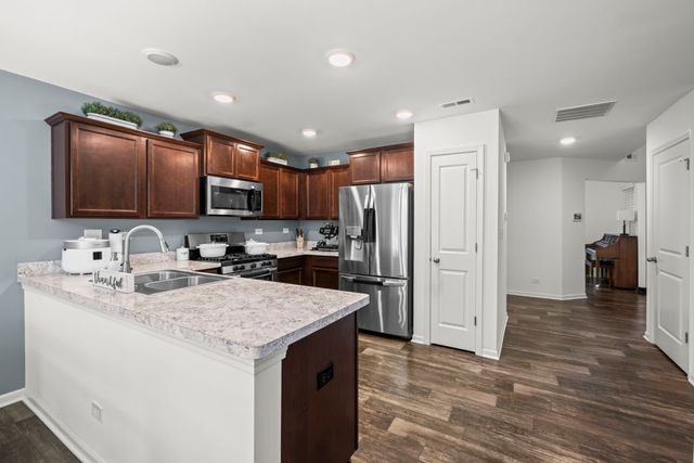 1125 WestLake Drive, Cary, IL 60013