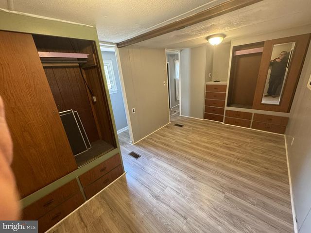 78 BAYWATCH LN, Inwood, WV 25428