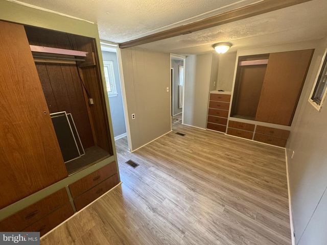 78 BAYWATCH LN, Inwood, WV 25428