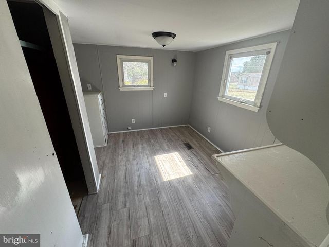 78 BAYWATCH LN, Inwood, WV 25428