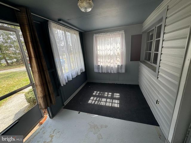 78 BAYWATCH LN, Inwood, WV 25428