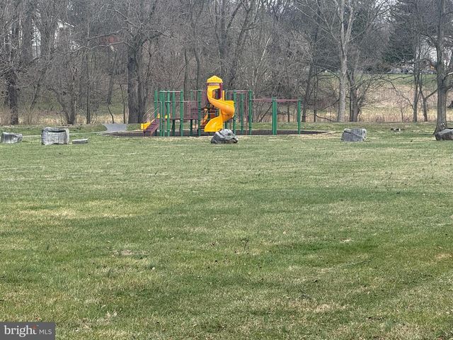 78 BAYWATCH LN, Inwood, WV 25428