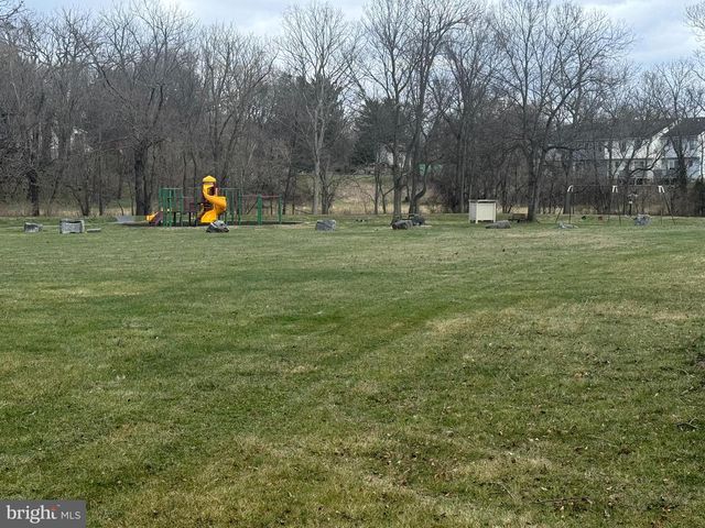 78 BAYWATCH LN, Inwood, WV 25428