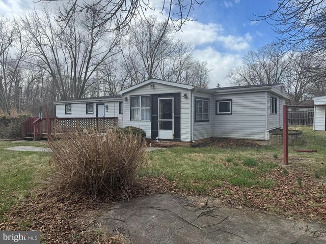 78 BAYWATCH LN, Inwood, WV 25428