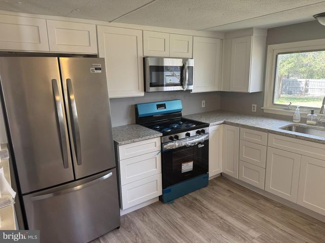 78 BAYWATCH LN, Inwood, WV 25428