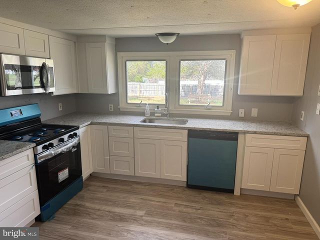 78 BAYWATCH LN, Inwood, WV 25428