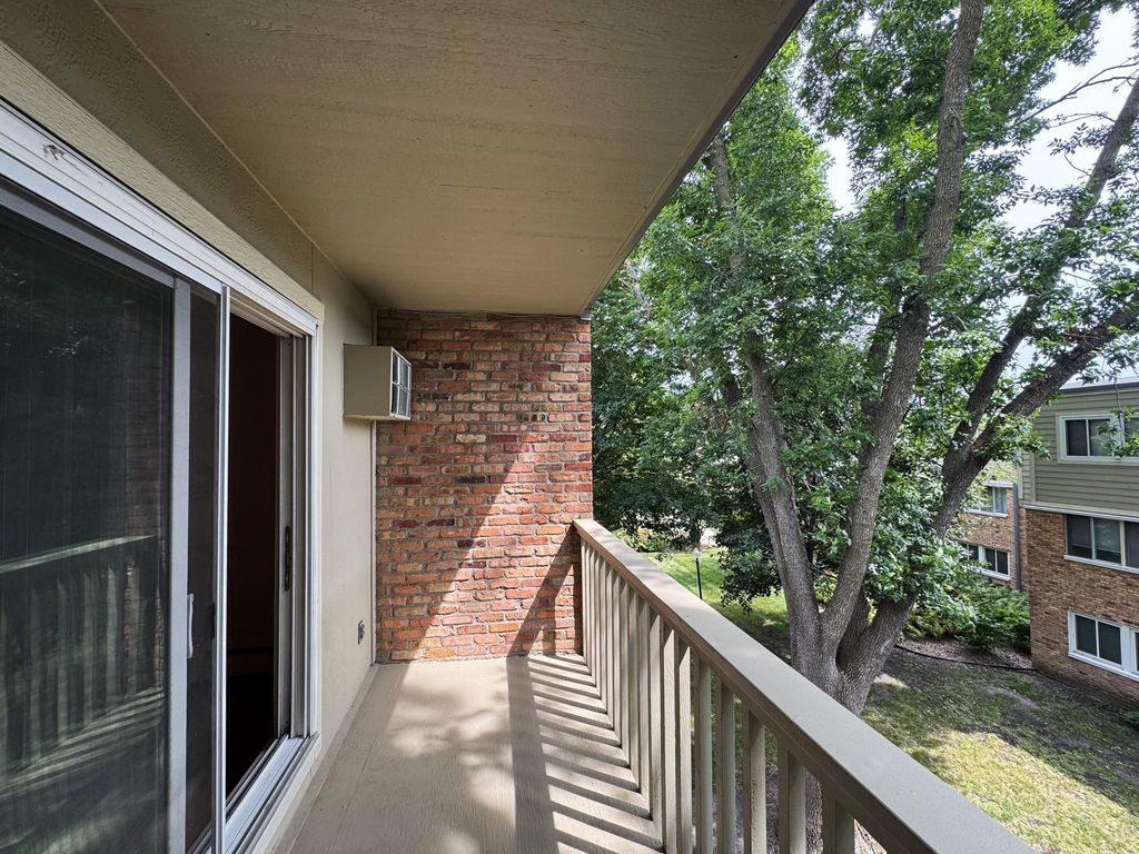 7414 W 22nd Street 306, Saint Louis Park, MN 55426 — photo 4