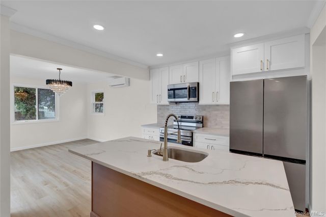 449 N Indiana Avenue, Lindenhurst, NY 11757