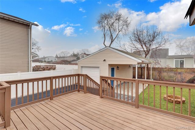 449 N Indiana Avenue, Lindenhurst, NY 11757