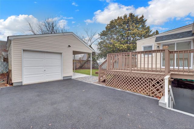 449 N Indiana Avenue, Lindenhurst, NY 11757