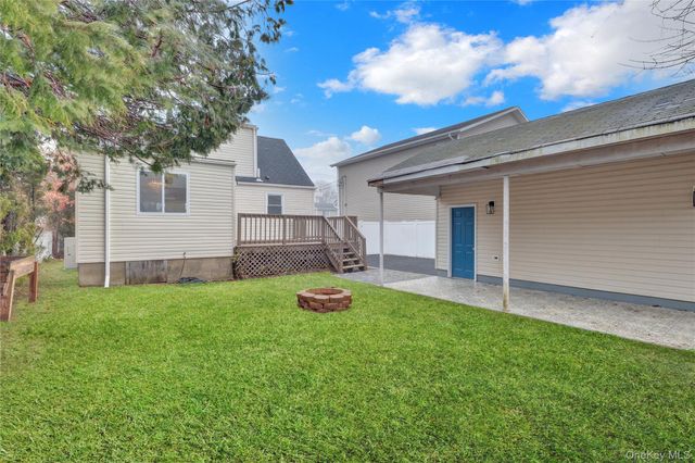 449 N Indiana Avenue, Lindenhurst, NY 11757