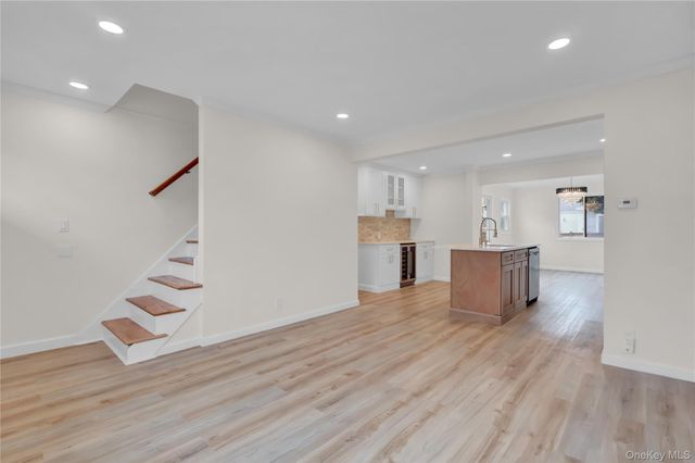 449 N Indiana Avenue, Lindenhurst, NY 11757