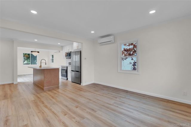 449 N Indiana Avenue, Lindenhurst, NY 11757