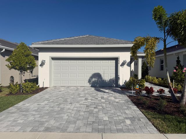 4450 Pinafore Street, Vero Beach, FL 32967