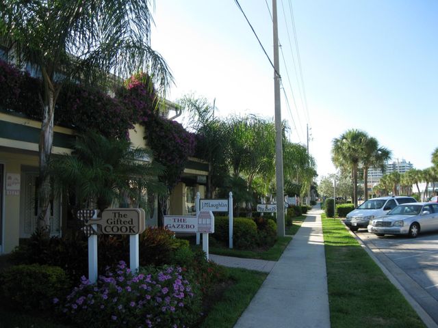4450 Pinafore Street, Vero Beach, FL 32967