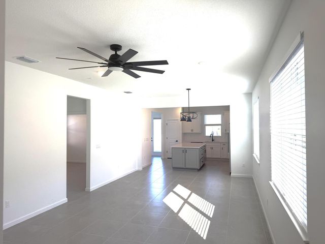 4450 Pinafore Street, Vero Beach, FL 32967