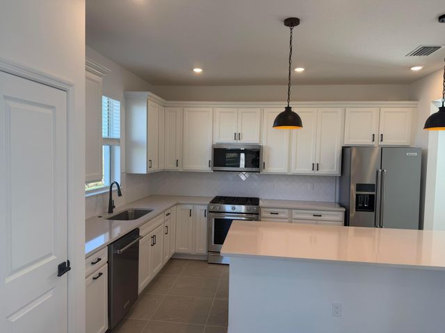 4450 Pinafore Street, Vero Beach, FL 32967