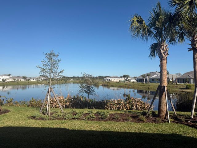 4450 Pinafore Street, Vero Beach, FL 32967