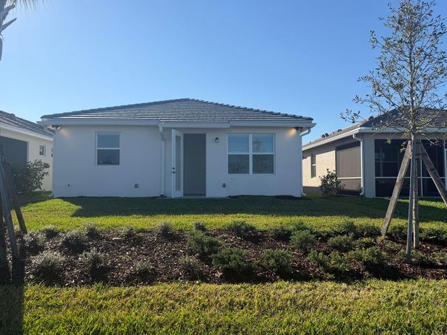 4450 Pinafore Street, Vero Beach, FL 32967