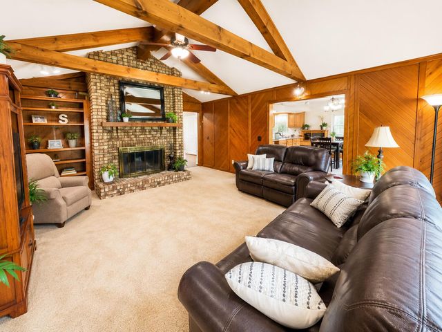 5350 E Farm Rd 168, Rogersville, MO 65742
