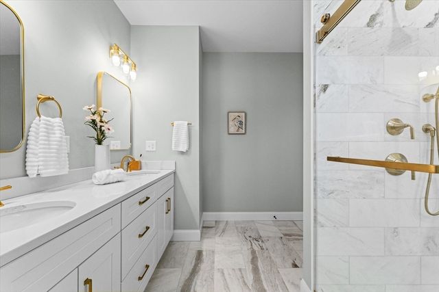 9 Adams Lane 9, Sherborn, MA 01770