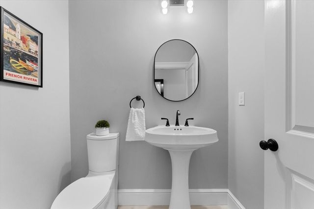 9 Adams Lane 9, Sherborn, MA 01770