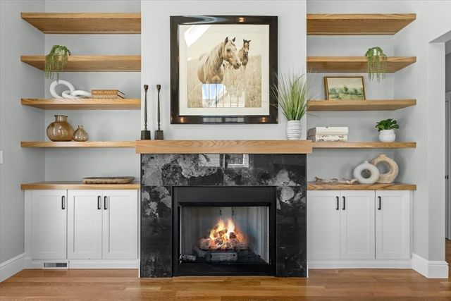 9 Adams Lane 9, Sherborn, MA 01770