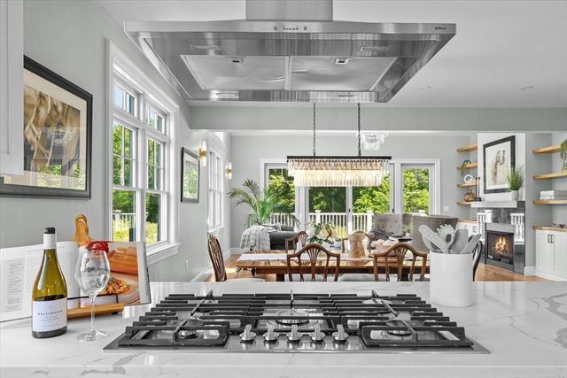 9 Adams Lane 9, Sherborn, MA 01770
