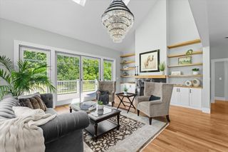 9 Adams Lane 9, Sherborn, MA 01770