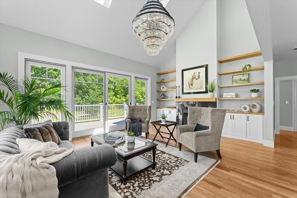 9 Adams Lane 9, Sherborn, MA 01770