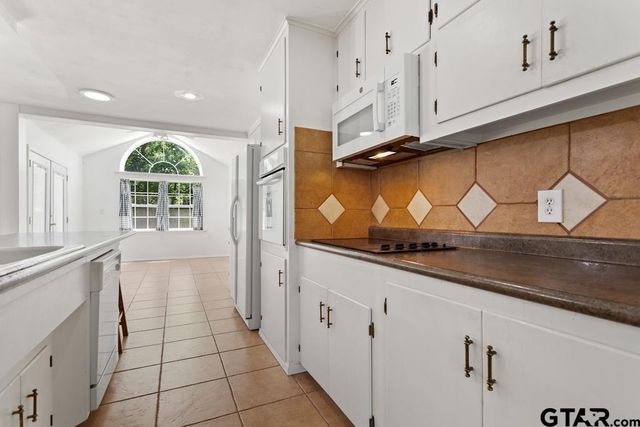 2213 Suanne Drive, Tyler, TX 75701