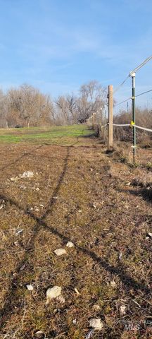 000 Crystal Ln, Wilder, ID 83676