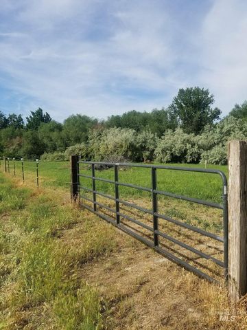 000 Crystal Ln, Wilder, ID 83676
