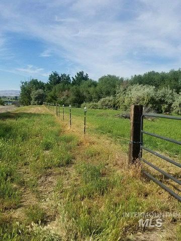 000 Crystal Ln, Wilder, ID 83676