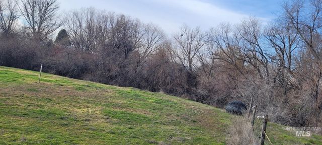 000 Crystal Ln, Wilder, ID 83676