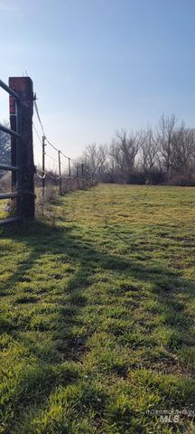 000 Crystal Ln, Wilder, ID 83676