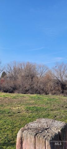 000 Crystal Ln, Wilder, ID 83676