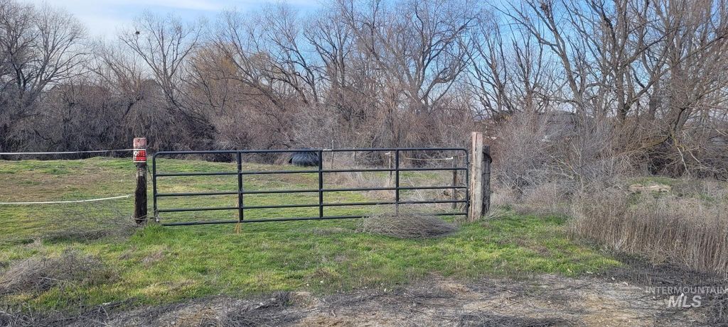 000 Crystal Ln, Wilder, ID 83676