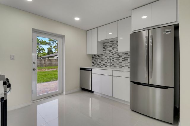 4785 Clinton Boulevard, Lake Worth, FL 33463