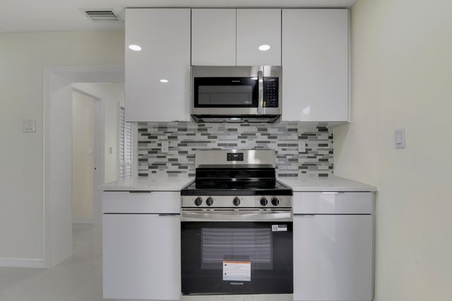 4785 Clinton Boulevard, Lake Worth, FL 33463