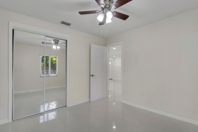 4785 Clinton Boulevard, Lake Worth, FL 33463